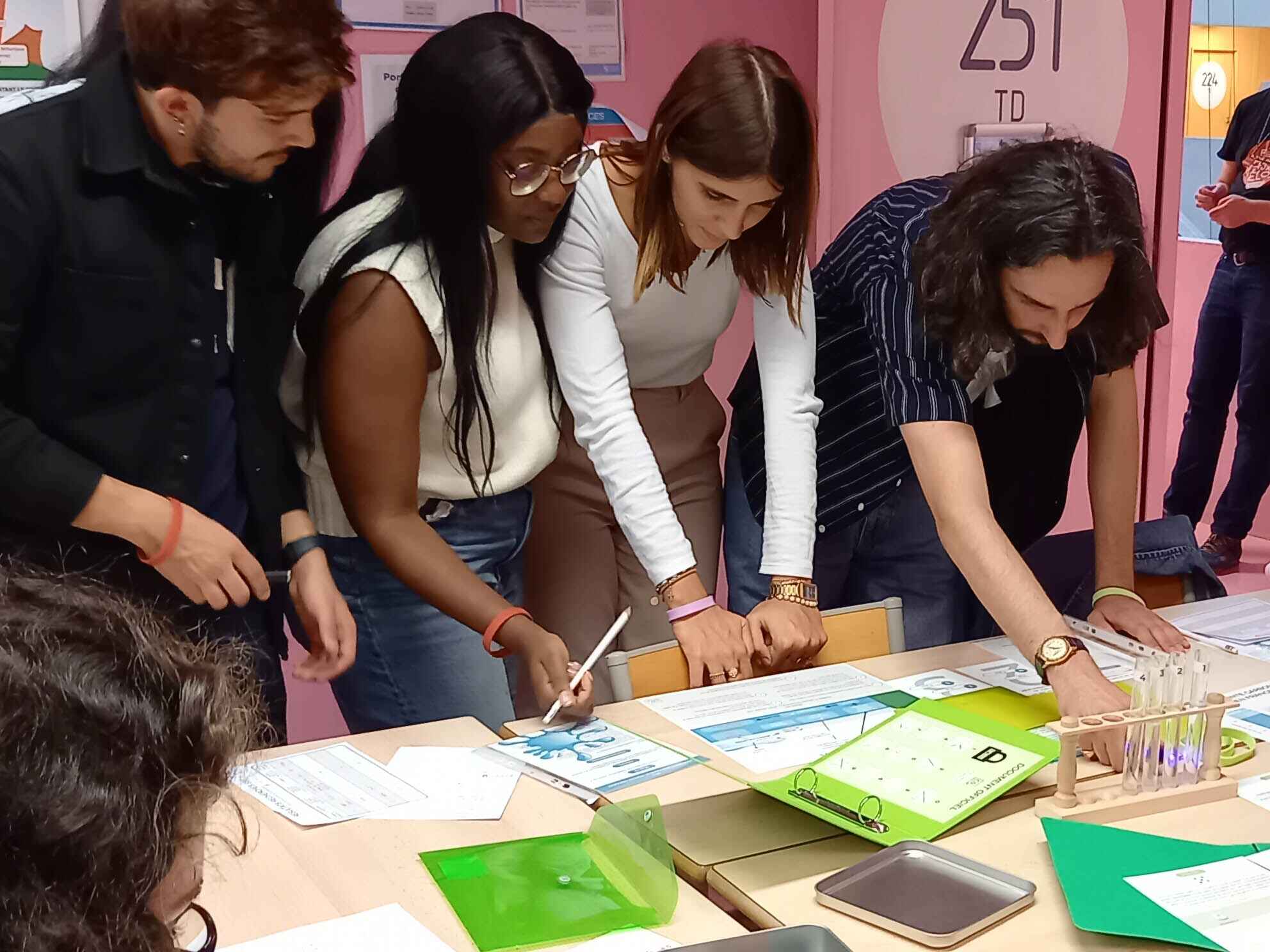 ll'université de la sorbonne à paris sensibilise ses étudiants